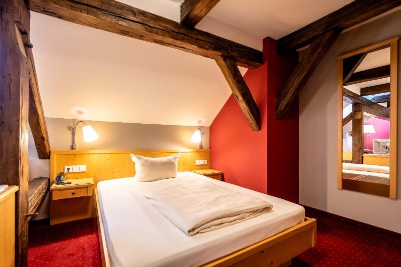 Single Room image 3