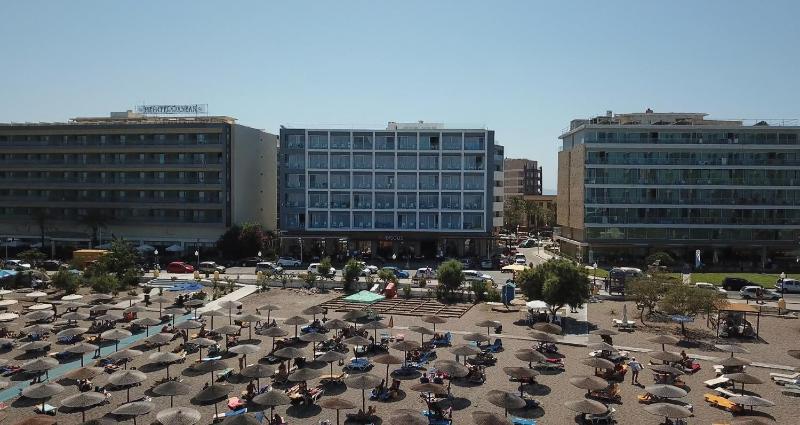 Ibiscus Hotel - image 1