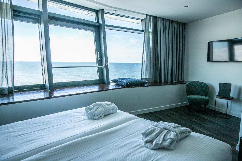 Penthouse Suite with Sea View image 1