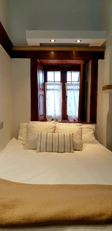 Deluxe Quadruple Room image 3