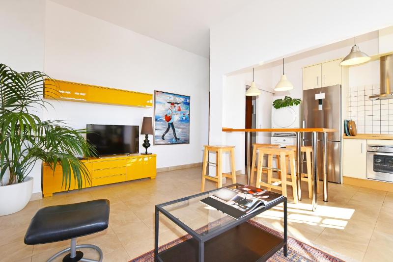 Apartment with Sea View image 1