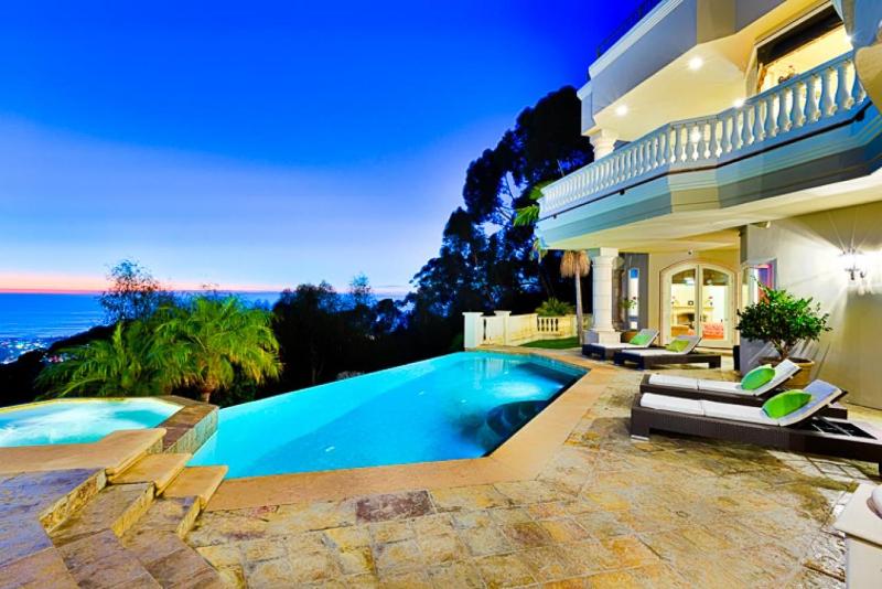 Holiday Home image 1