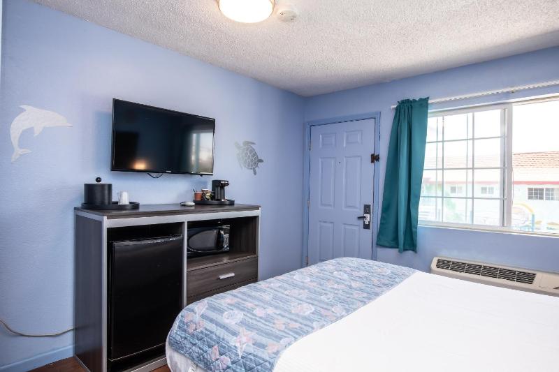 Queen Room image 2