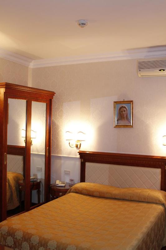 Single Room image 1