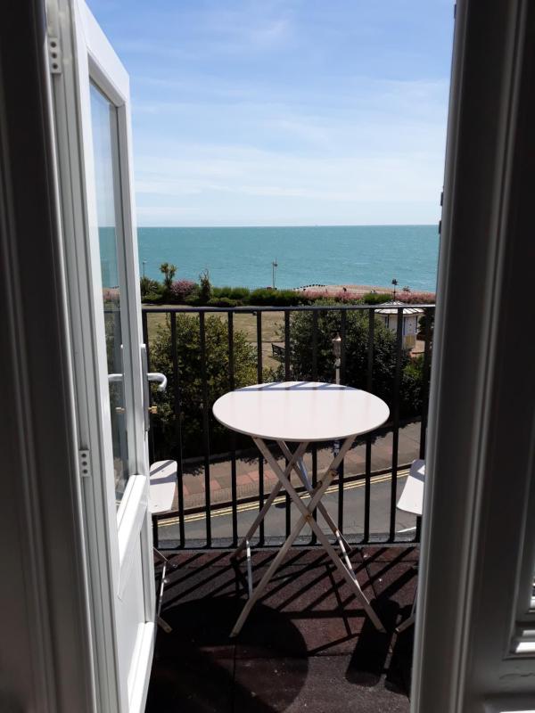 Double Room with Balcony and Sea View image 1