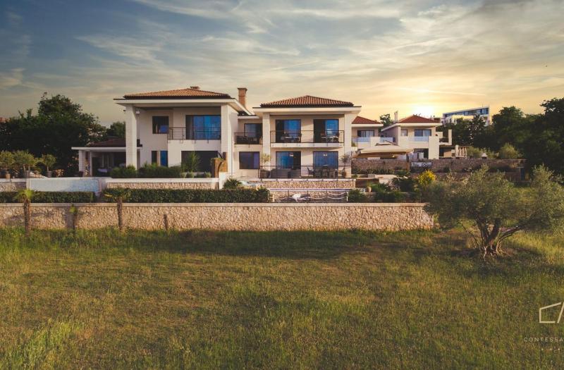 Villa image 2