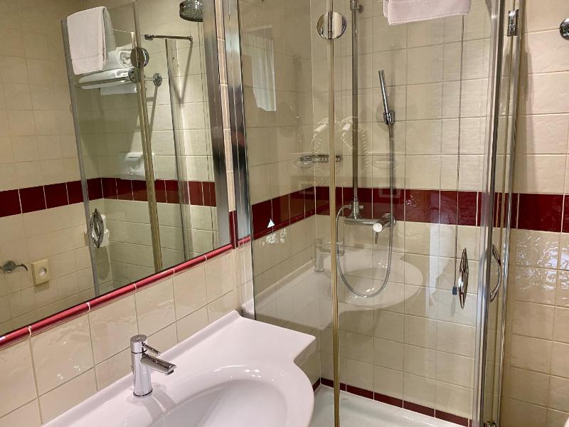 Double or Twin Room image 2