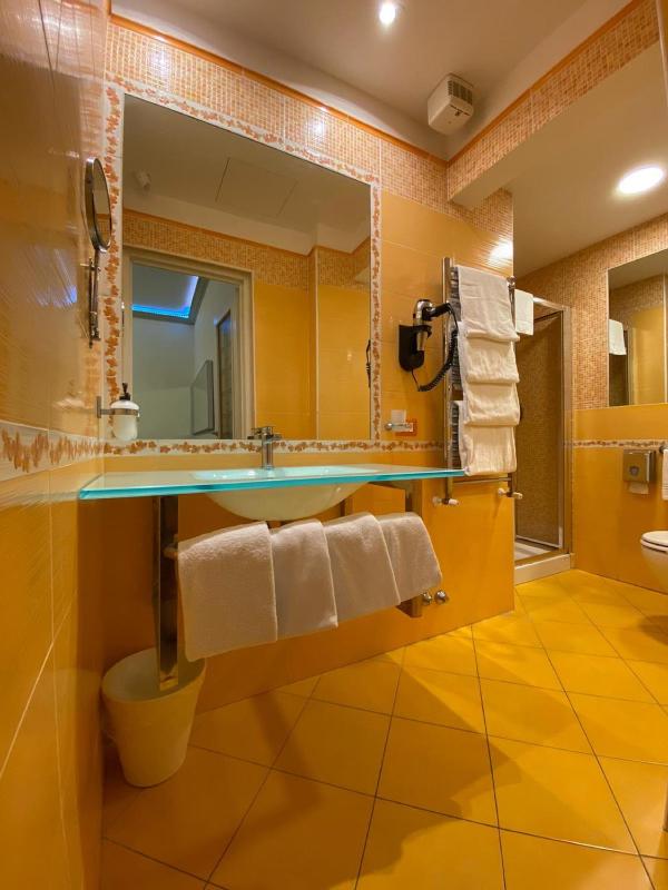 Quadruple Room image 4