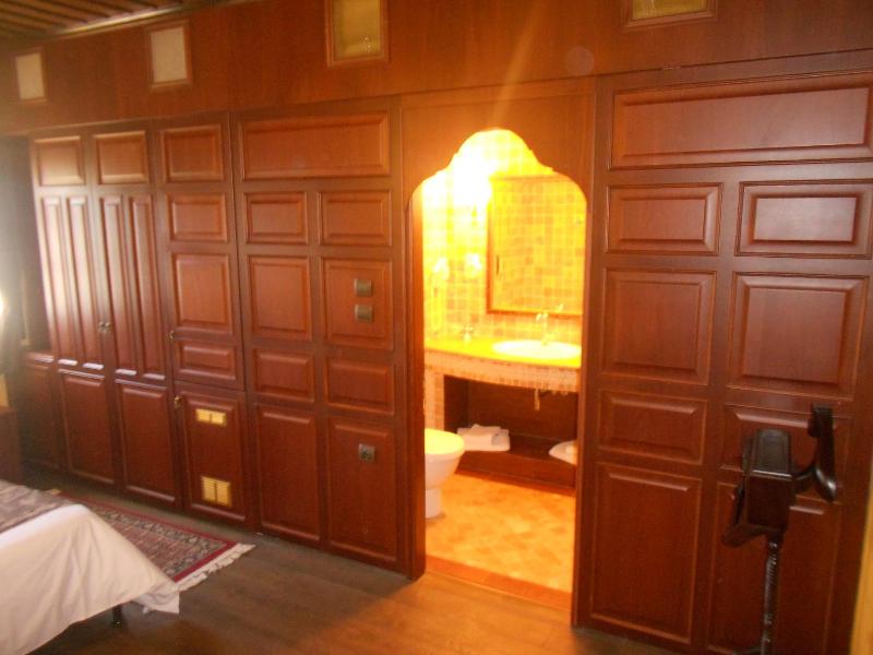 Budget Double Room image 4