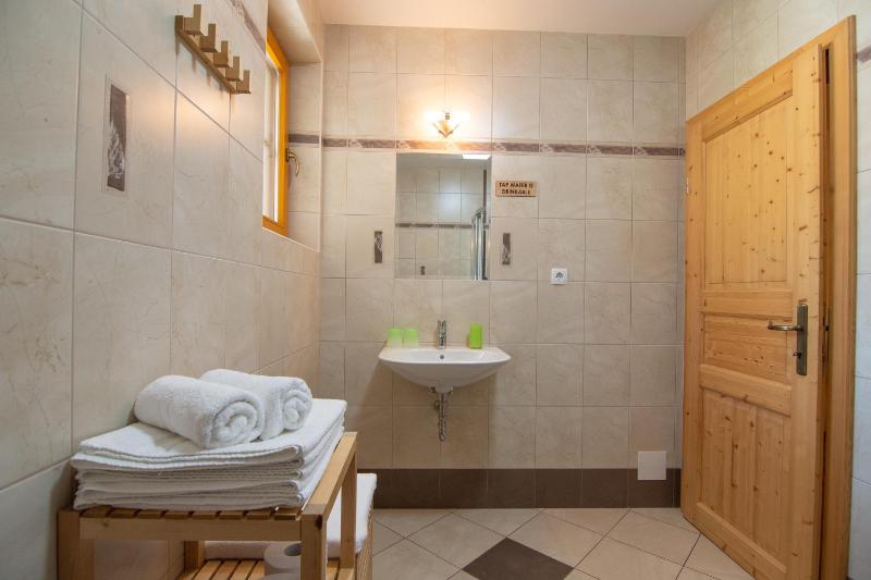 Double Room with Balcony image 2