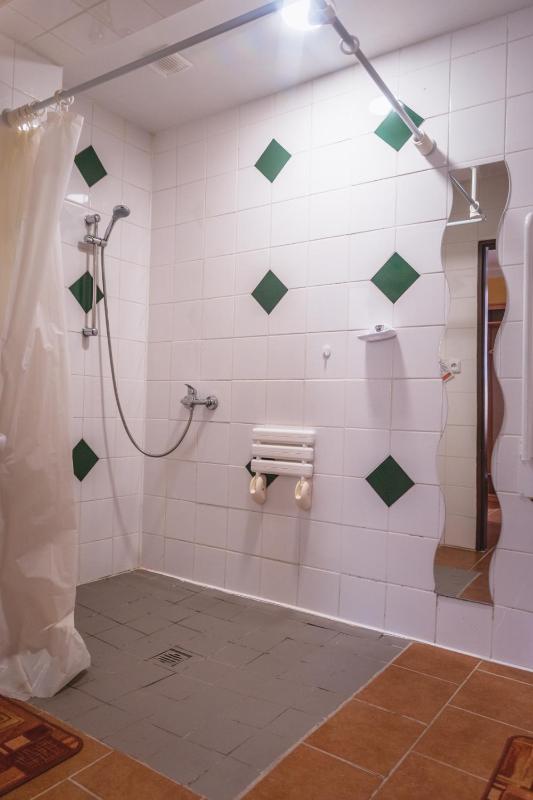 Double or Twin Room - Disability Access image 2
