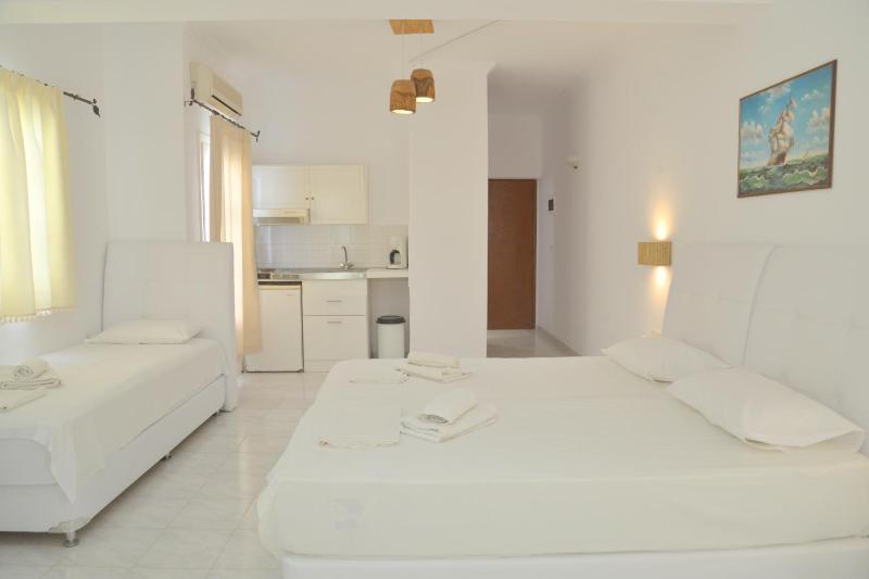 Apartment (3 Adults) image 3