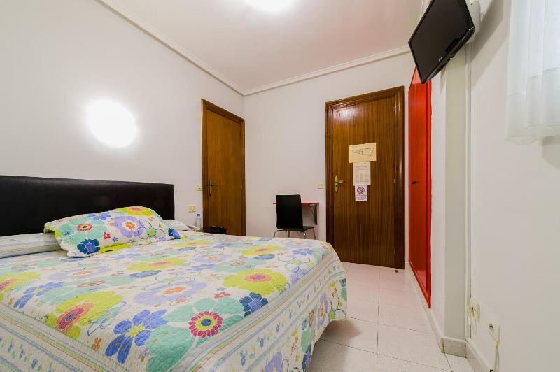 Single Room image 2
