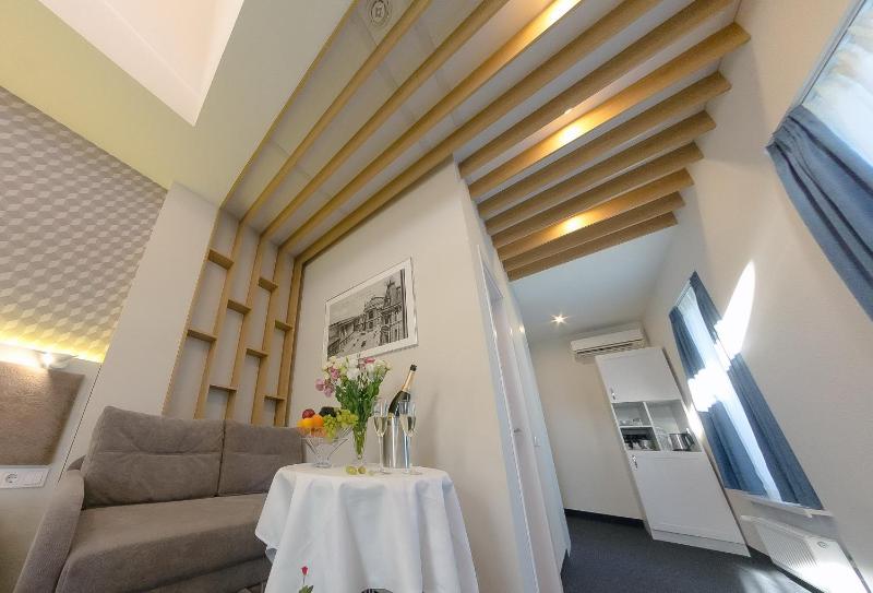 Deluxe Junior Suite image 3