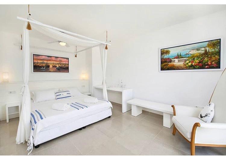 Studio with Sea View image 2