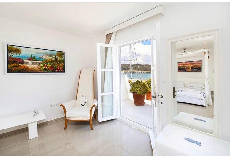 Studio with Sea View image 3
