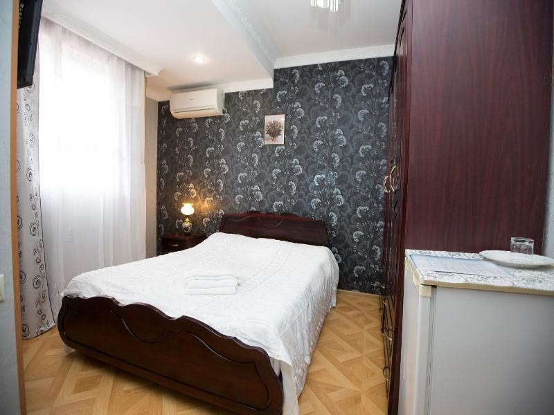 Standard Double or Twin Room image 3