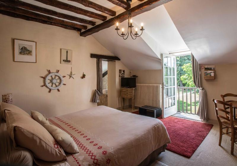 Deluxe Double or Twin Room image 2