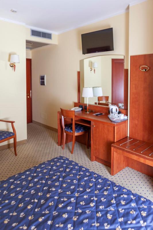 Small Double Room image 1