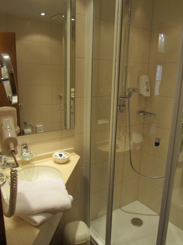 Double Room with Balcony image 4