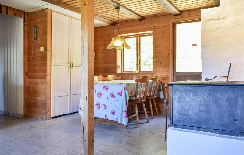 3 Bedroom Cozy Home In Jämshög Images