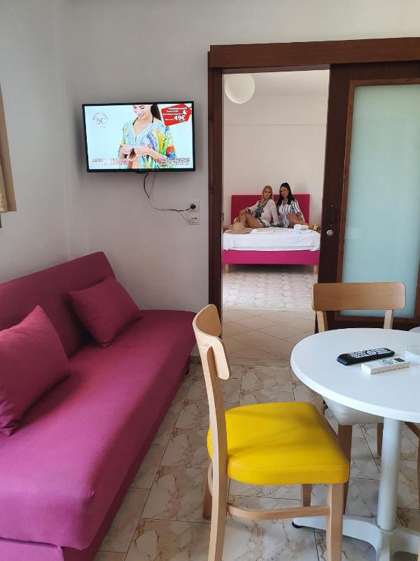 Suite with Pool View image 1