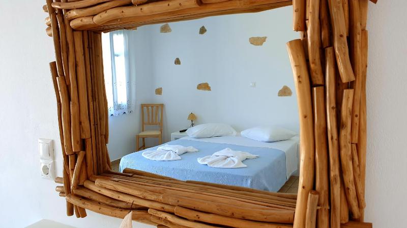Superior Double or Twin Room - Upper Floor Sea View image 3