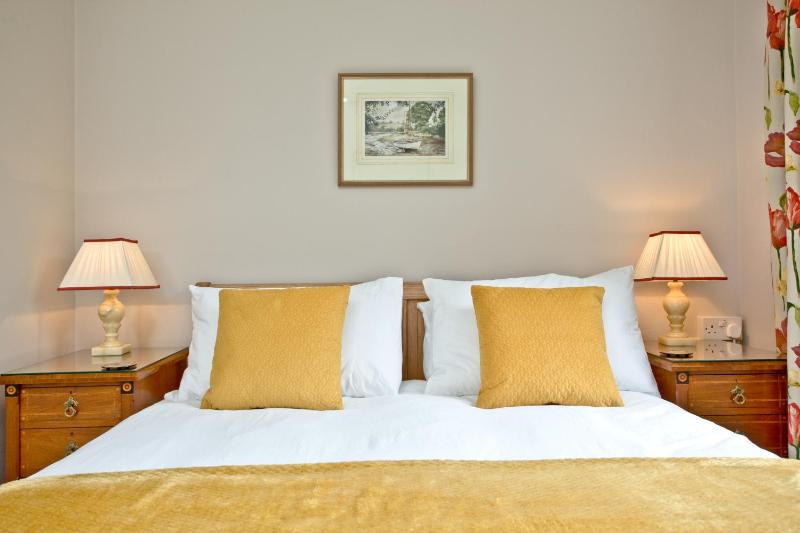 Cregoes Mylor - Bungalow - Riverview - Free Parking & WiFi - Pet friendly - image 9