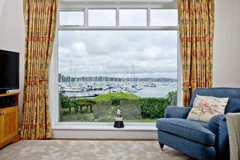 Cregoes Mylor - Bungalow - Riverview - Free Parking & WiFi - Pet friendly - image 3