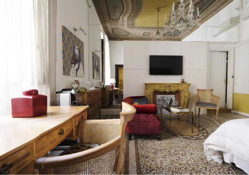 Executive Suite image 4