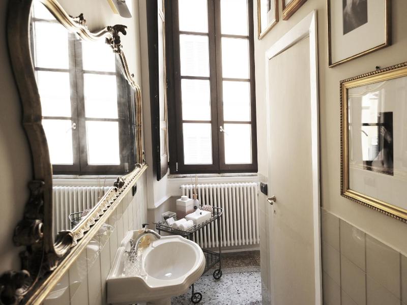 Superior Suite image 2