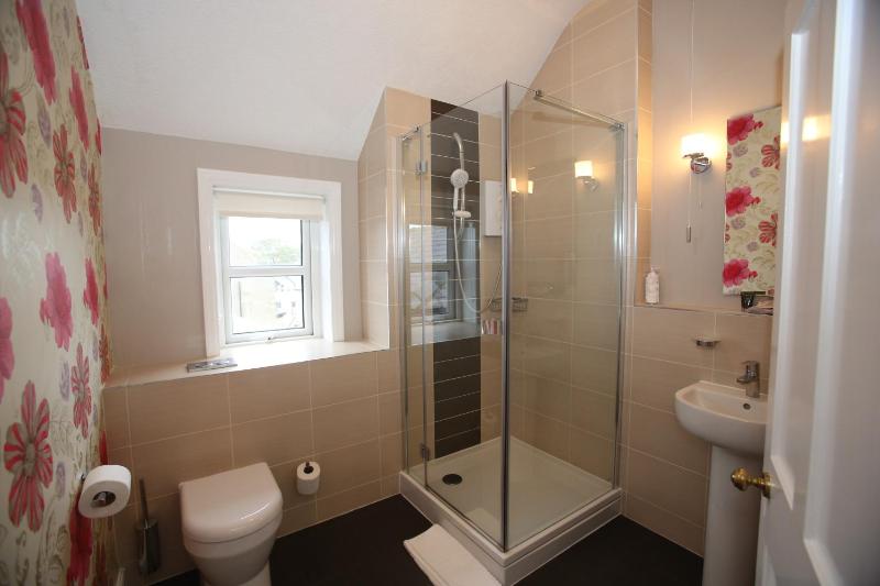 Double Room with Private Bathroom image 3