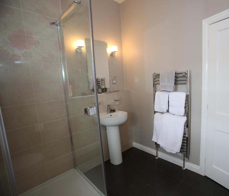 Double Room with Private Bathroom image 2