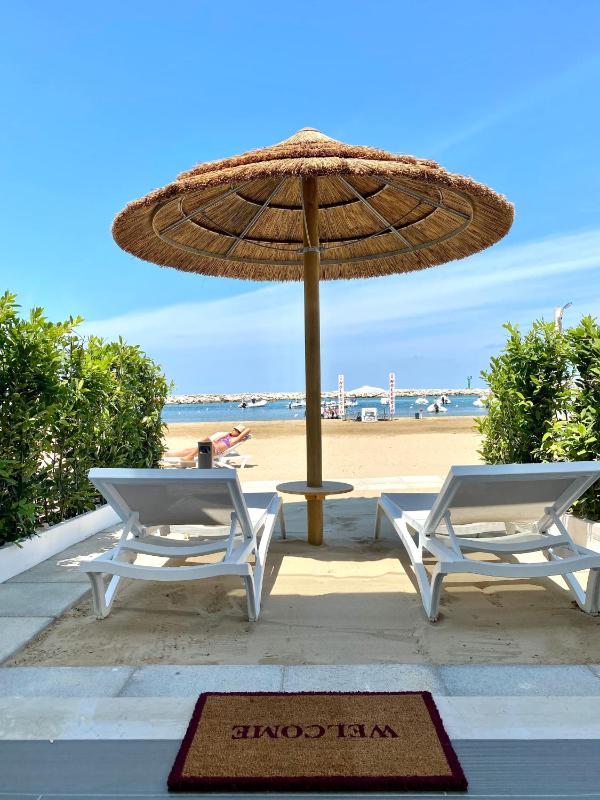 Suite with Sea View image 1