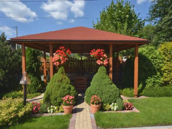 Wieczorek Pokoje Gościnne Całoroczne jacuzzi ogrodowe - image 40