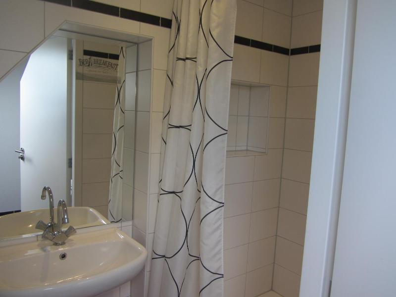 Standard Double Room with Shared Bathroom image 4