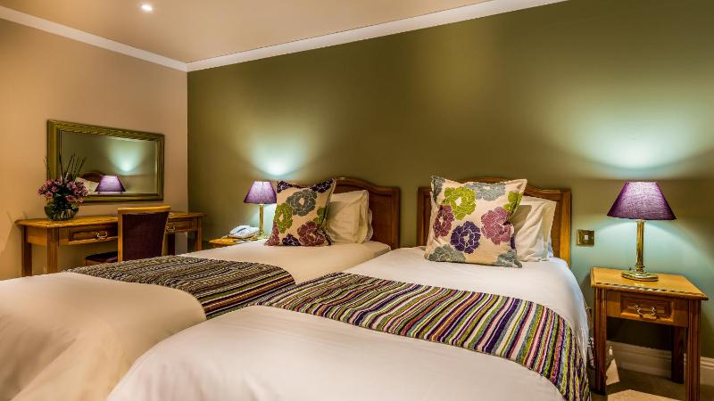 Twin Room image 1