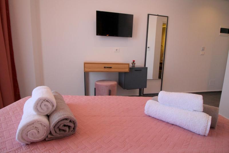 Blue Eye Hotel - image 3