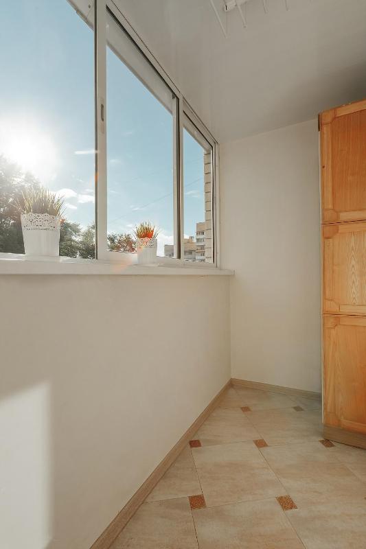 One-Bedroom Apartment image 3