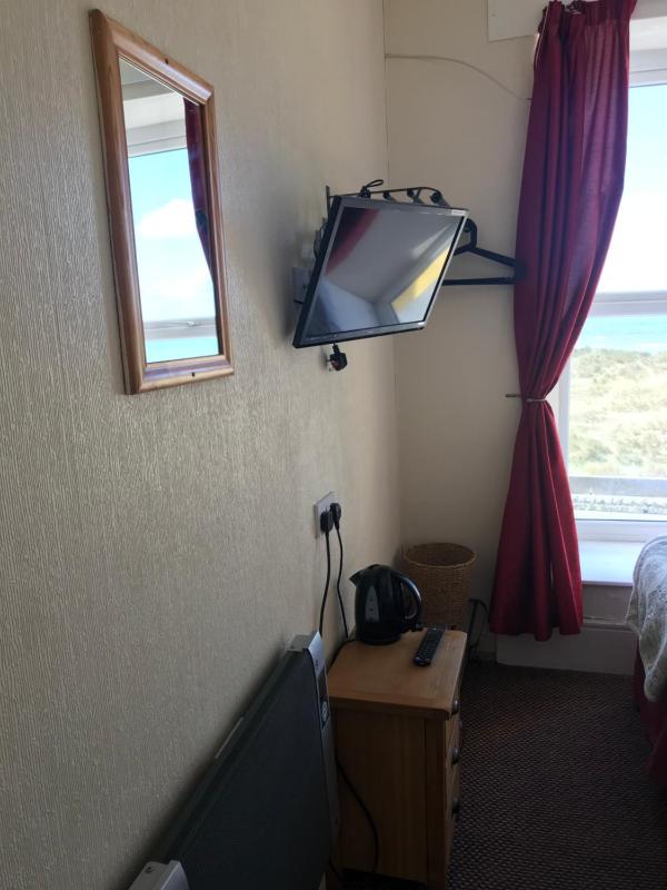 Single Room image 2