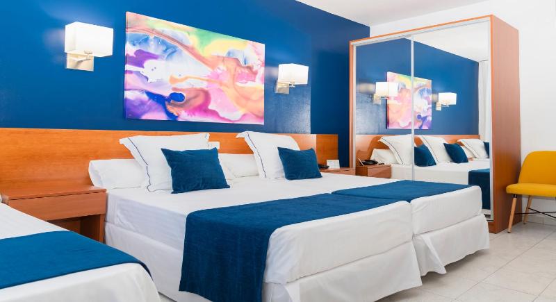 Quadruple Room (4 Adults) image 2