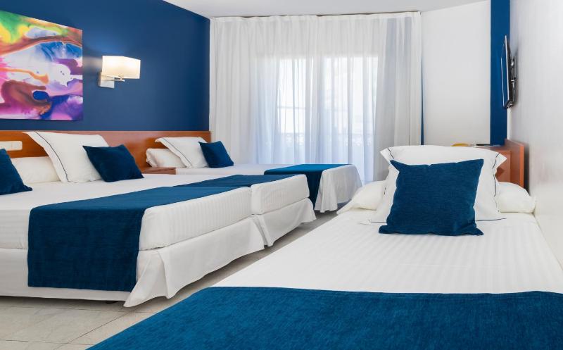 Quadruple Room (4 Adults) image 3