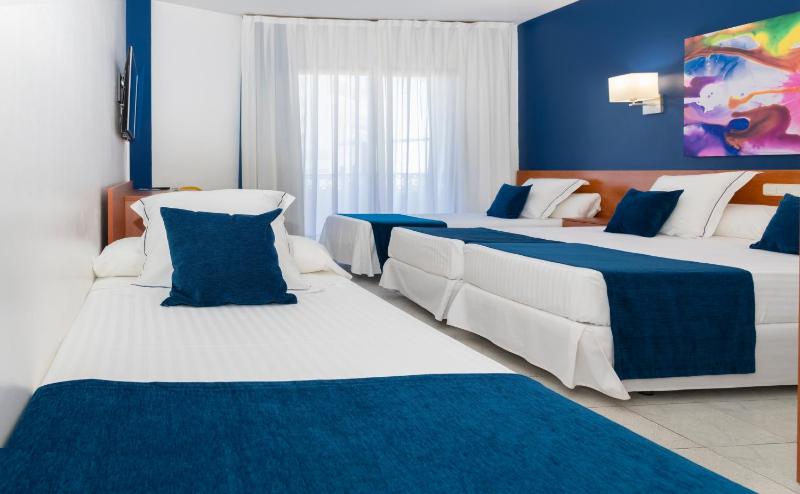 Quadruple Room (4 Adults) image 4