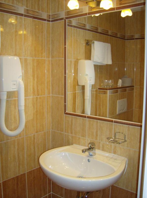 Triple Room image 2