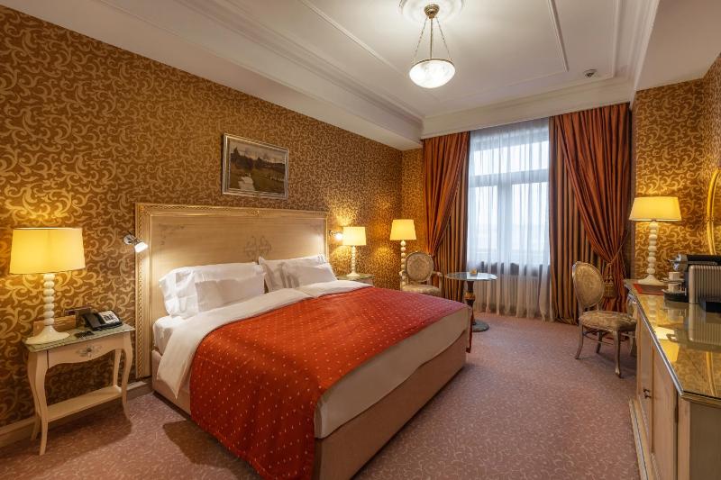 Collection Superior Room image 3