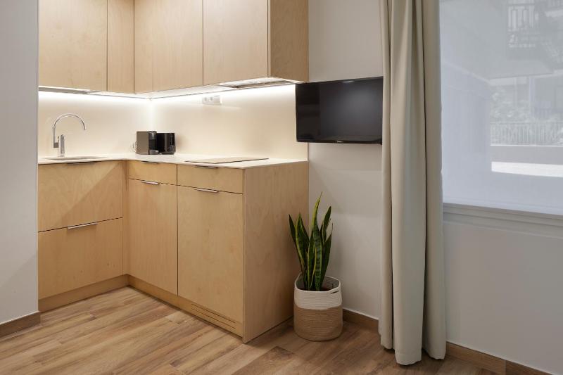  Standard Triple Studio Ground Floor image 2