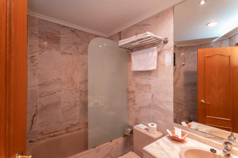 Single Room image 3