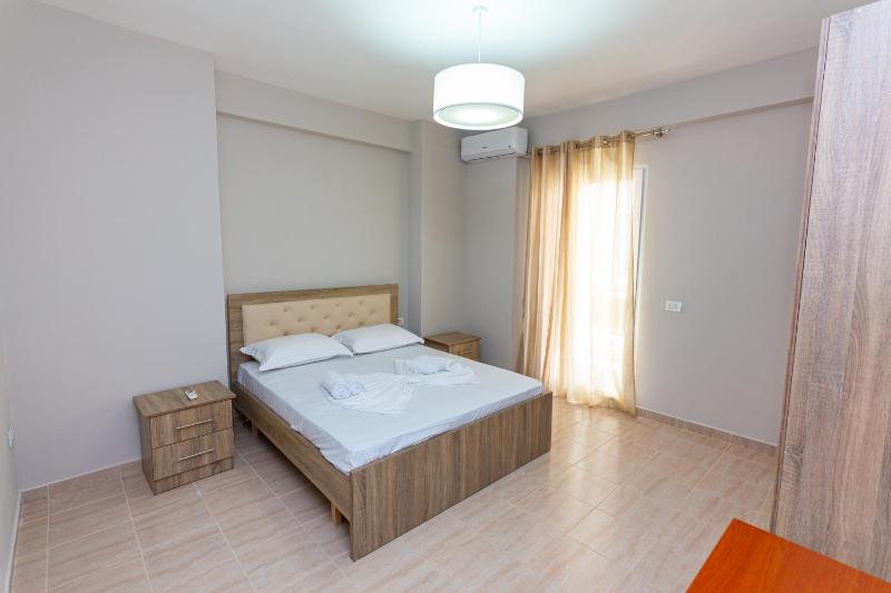 Three-Bedroom Apartment with Balcony (7 Adults) image 3