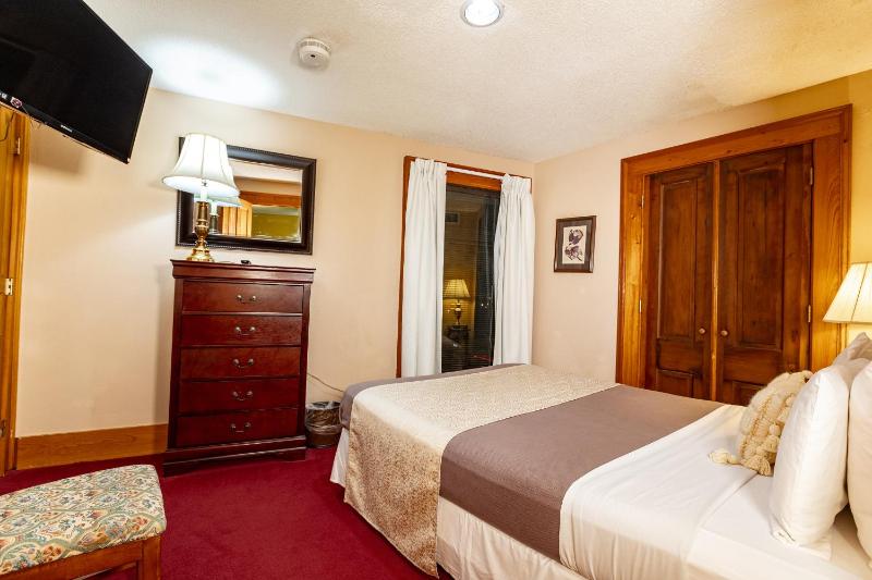 Superior Suite image 4