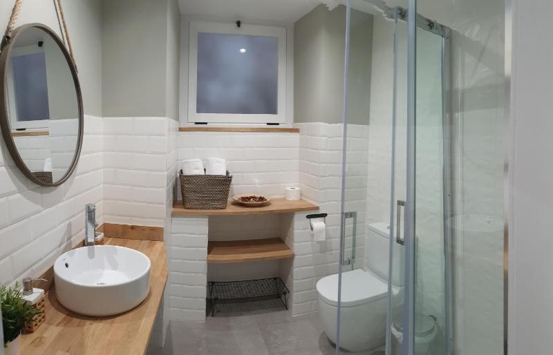 Twin Room image 4